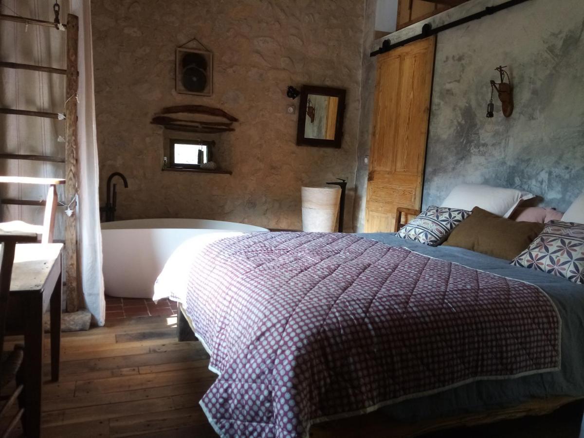 Maison D'Hotes Ainsi Soie T-Il Combovin Exteriör bild